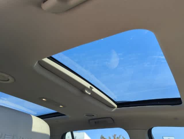 Used 2019 GMC Acadia Denali w/ Technology Package FWD image 19