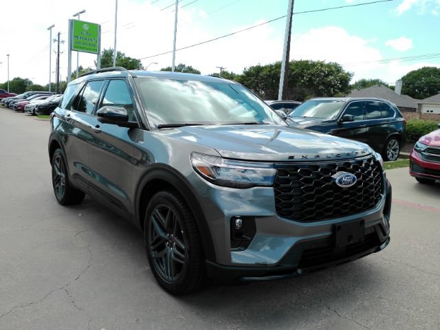 Used 2026 Ford Explorer ST-Line w/ ST-Line Street Pack AWD/4WD image 4
