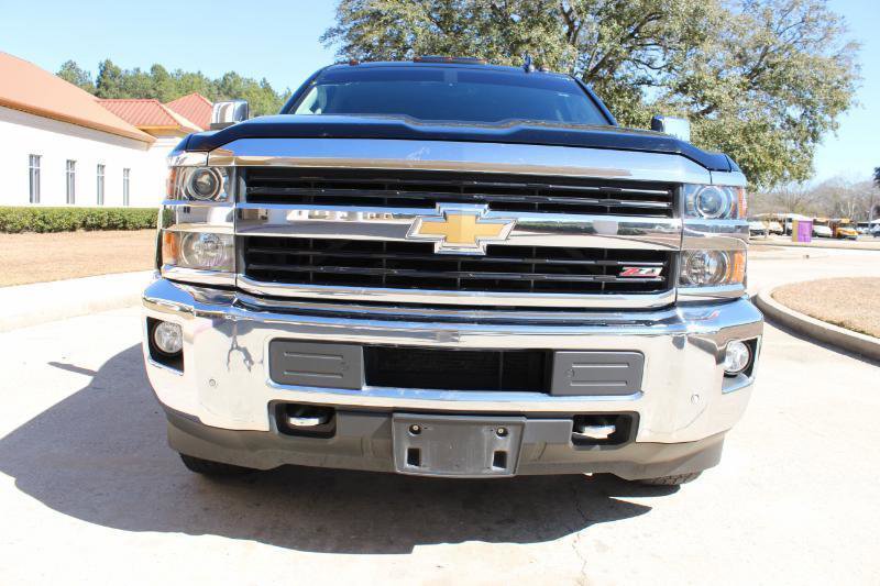 Used 2017 Chevrolet Silverado 2500 LTZ w/ Vortec Plus Package image 7