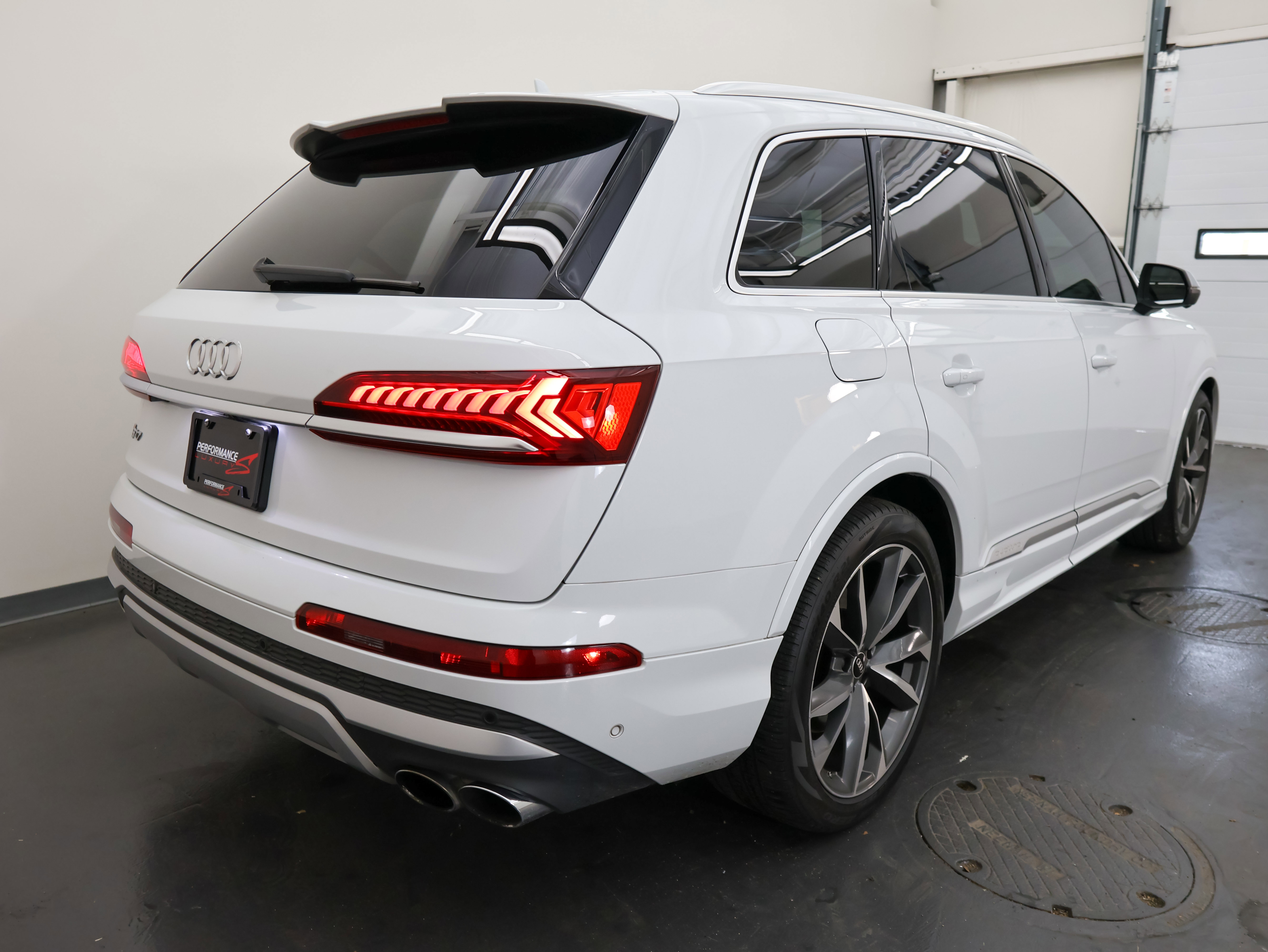 Used 2022 Audi SQ7 Premium Plus AWD/4WD image 3