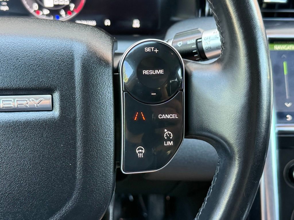 Used 2020 Land Rover Discovery Sport SE image 36