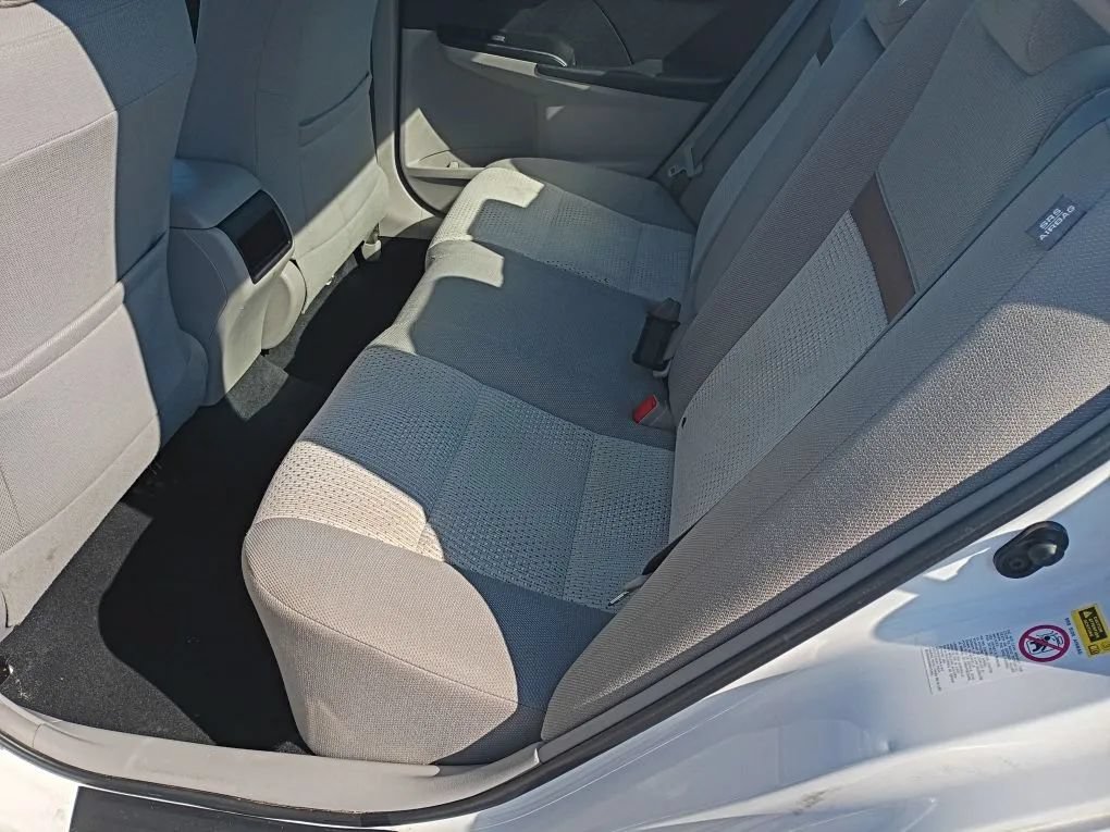 Used 2012 Toyota Camry LE FWD image 14