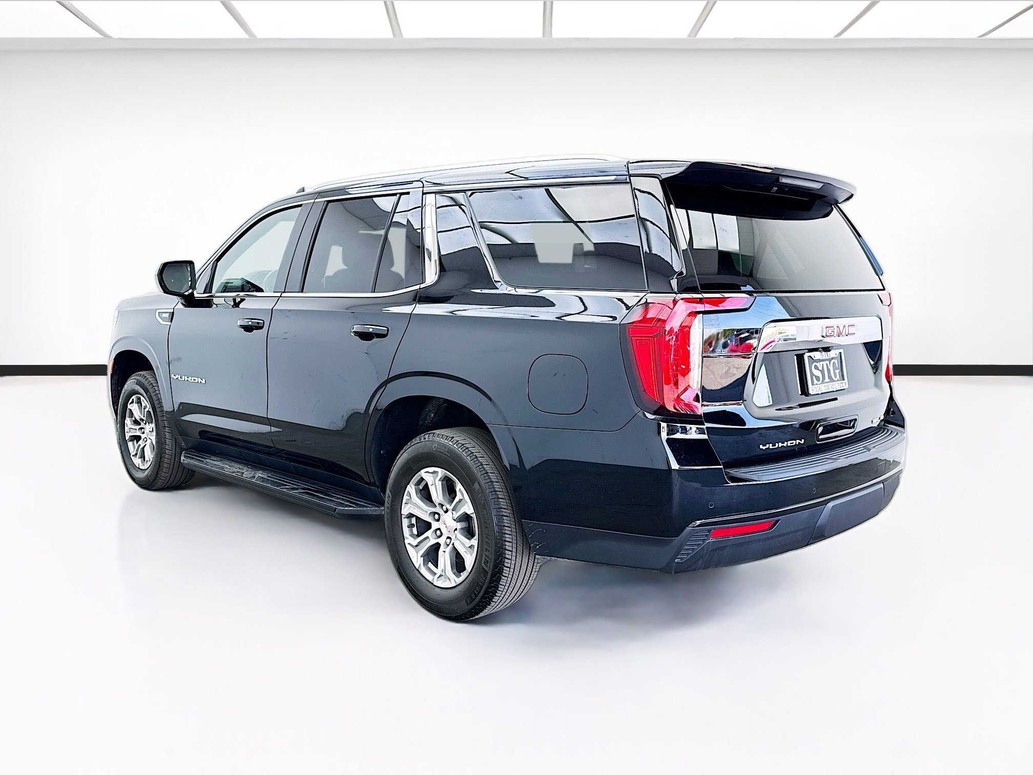 Used 2024 GMC Yukon SLE w/ Max Trailering Package image 6