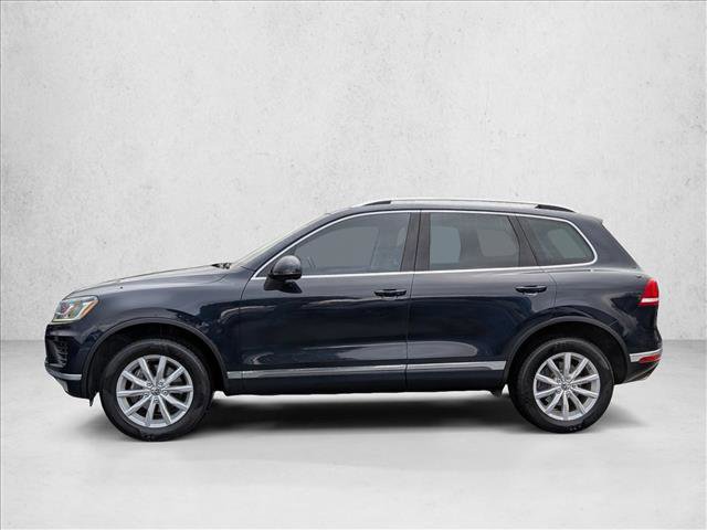 Used 2017 Volkswagen Touareg Sport image 9
