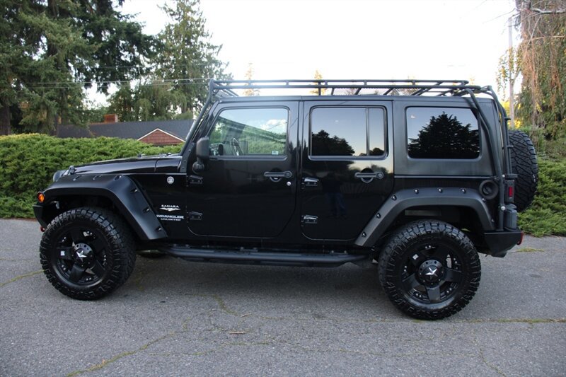 Used 2009 Jeep Wrangler Unlimited Sahara AWD/4WD image 13