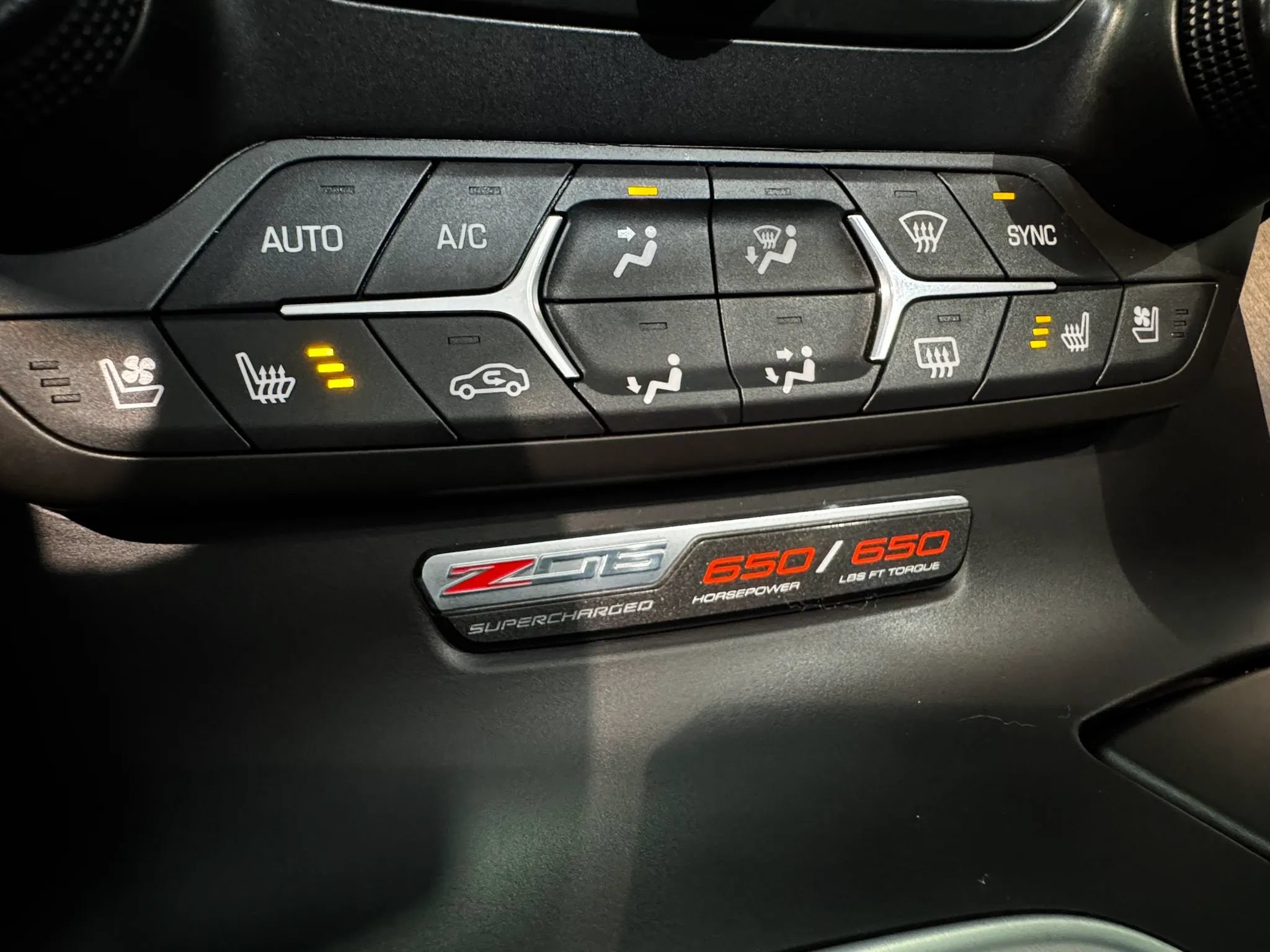Used 2015 Chevrolet Corvette Z06 w/ 3LZ Preferred Equipment Group RWD image 32