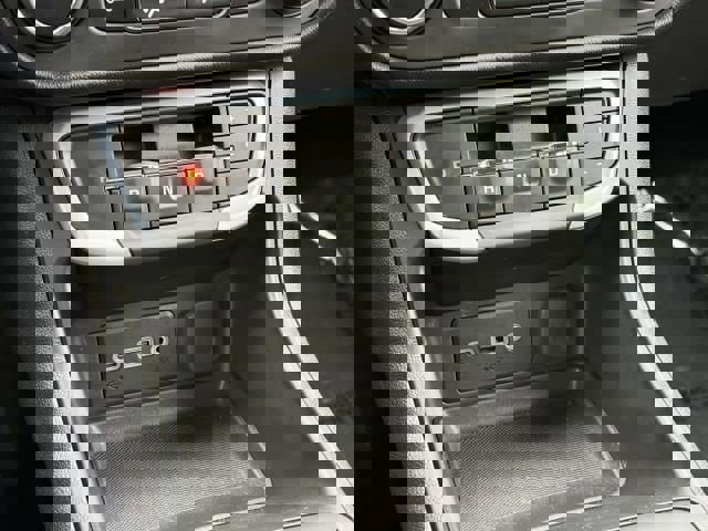 Used 2024 GMC Terrain SLE image 26