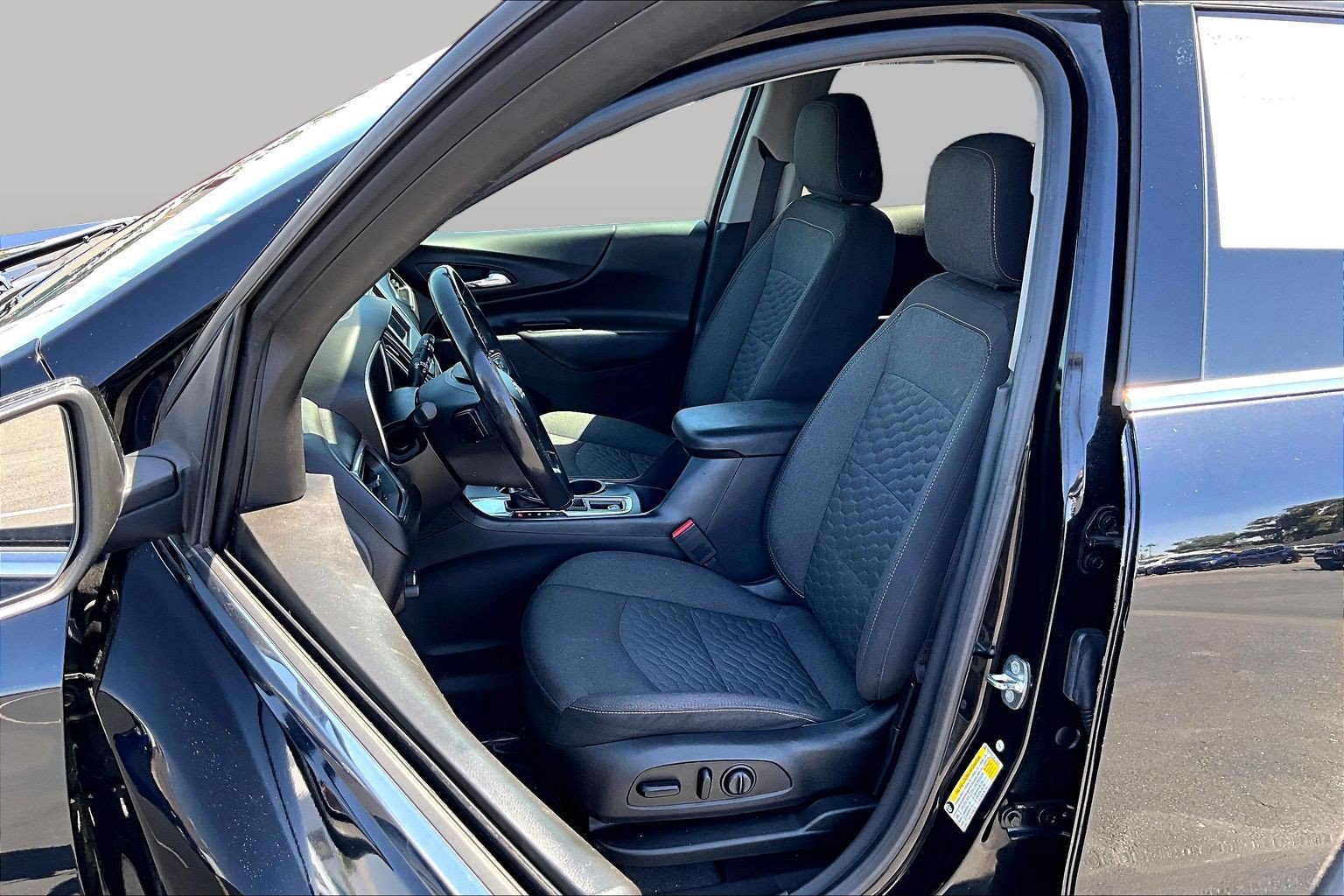Used 2019 Chevrolet Equinox LT FWD image 24