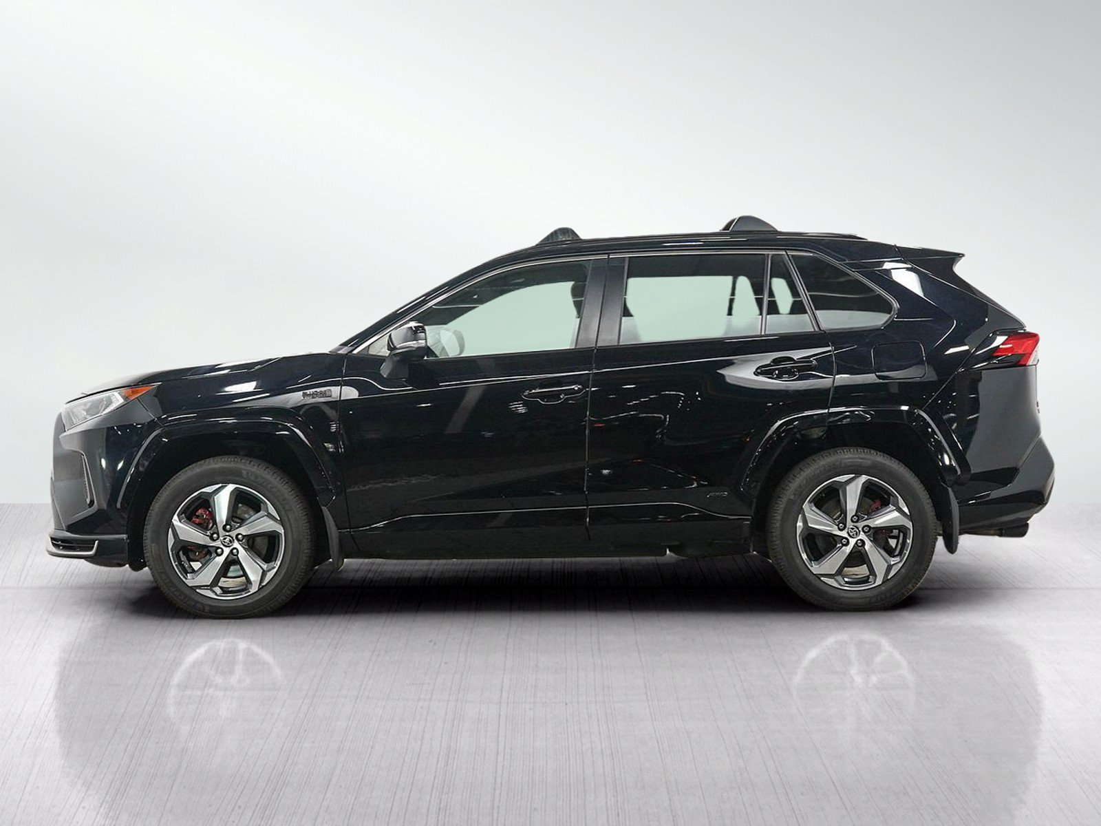 Used 2021 Toyota RAV4 SE w/ Weather & Moonroof Package AWD/4WD image 2