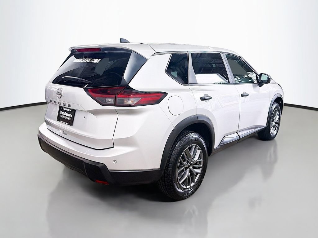 Used 2024 Nissan Rogue S FWD image 9