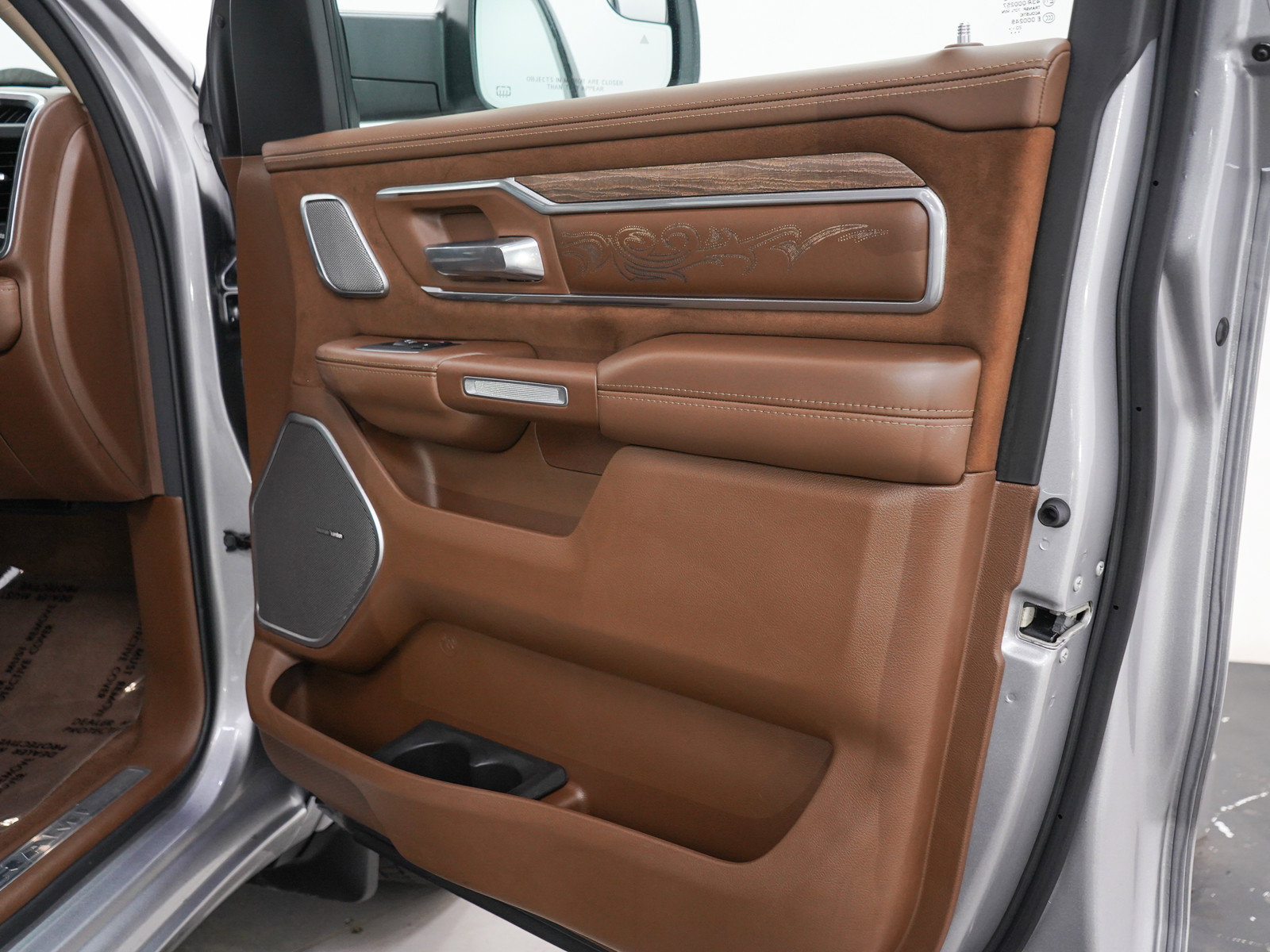 Used 2021 RAM 1500 Limited AWD/4WD image 12