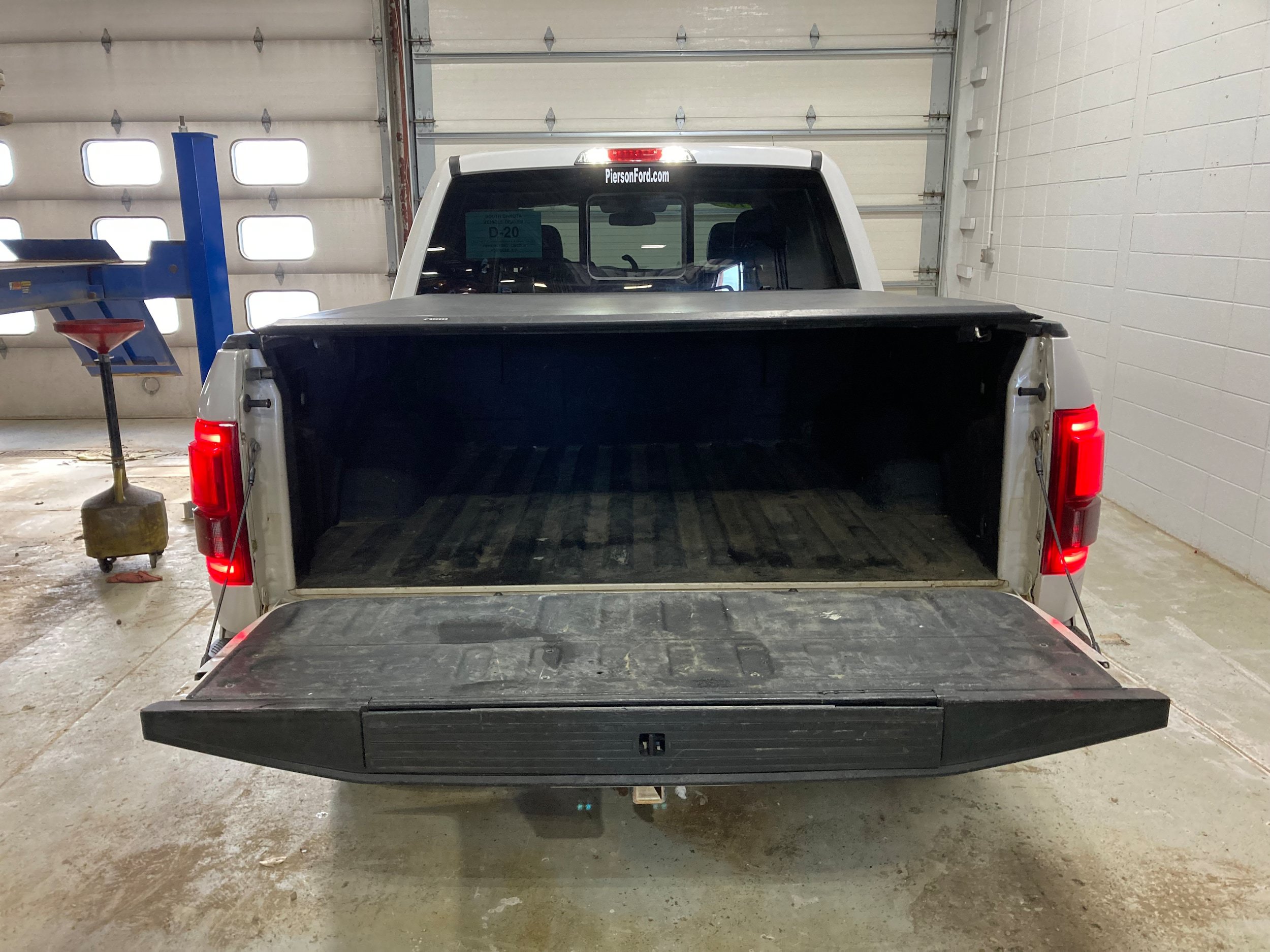 Used 2016 Ford F150 Lariat w/ Equipment Group 502A Luxury AWD/4WD image 16