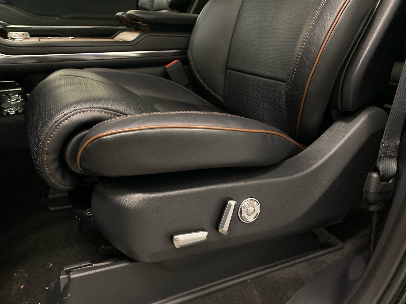 New 2026 Lincoln Navigator L Black Label AWD/4WD image 22