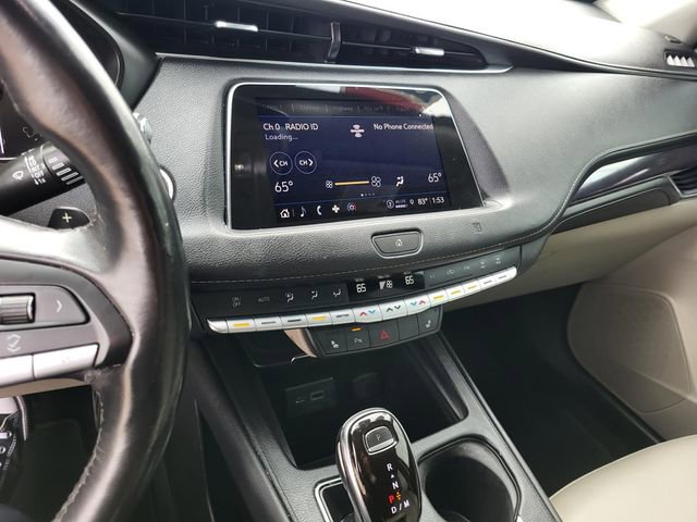 Used 2021 Cadillac XT4 Luxury w/ Cold Weather Package image 6