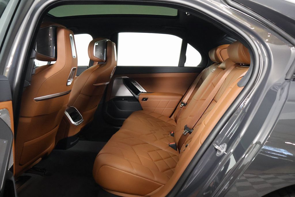 New 2026 BMW i7 eDrive50 w/ Executive Package RWD image 6
