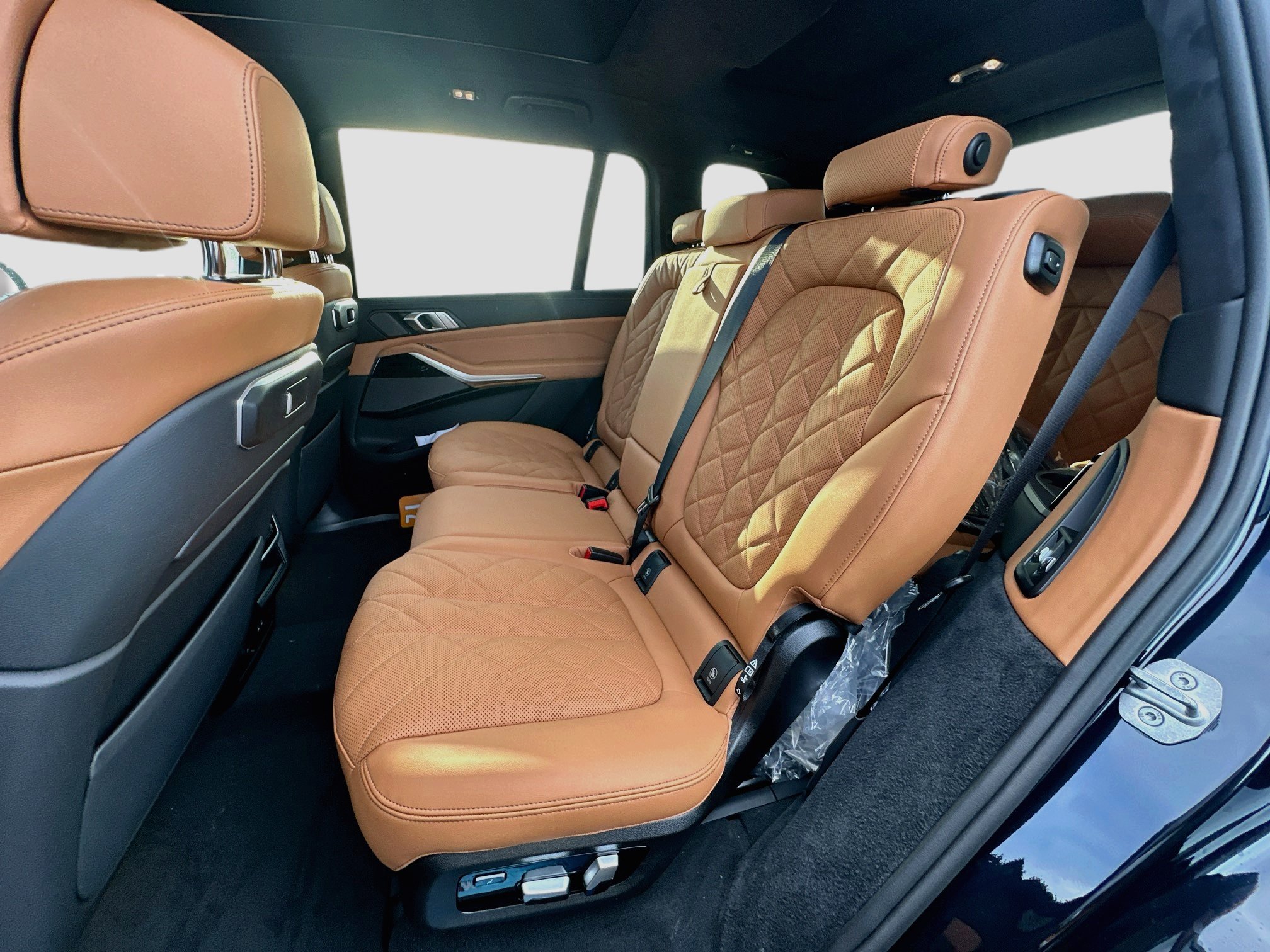 New 2027 BMW X7 xDrive40i w/ M Sport Package AWD/4WD image 17