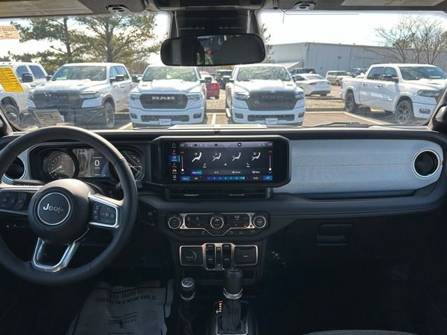 Used 2025 Jeep Wrangler Unlimited Sahara w/ Safety Group image 27