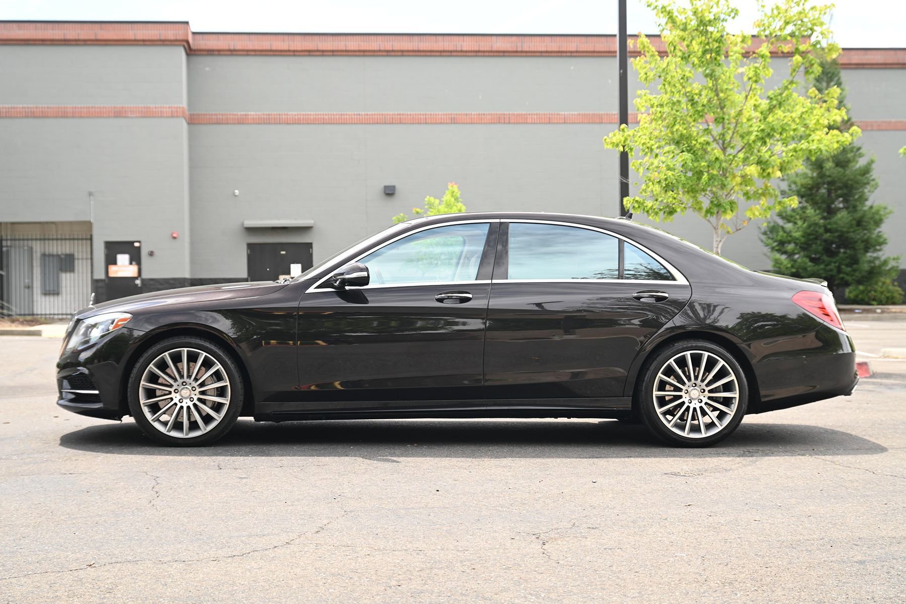 Used 2015 Mercedes-Benz S 550 4MATIC Sedan image 4