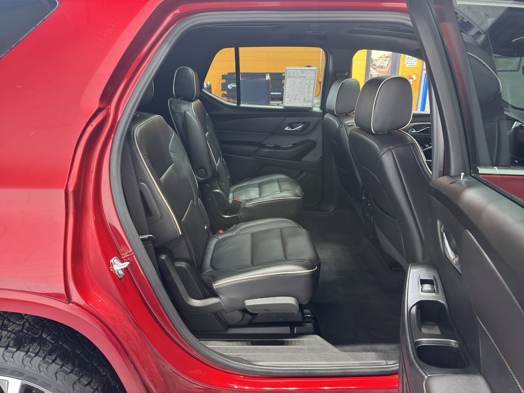 Used 2023 Chevrolet Traverse Premier image 22