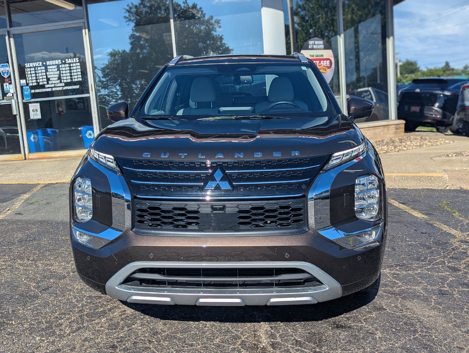 Used 2023 Mitsubishi Outlander SEL AWD/4WD image 4