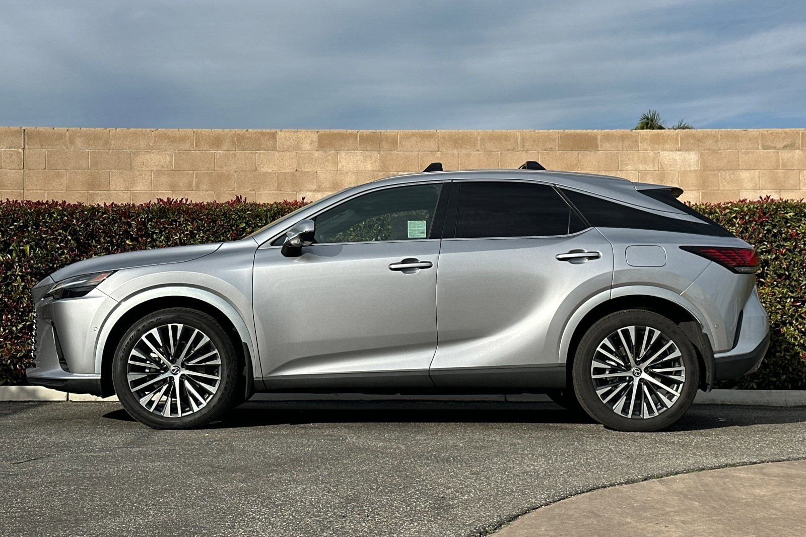 Certified 2024 Lexus RX 350 w/ Convenience Package image 7