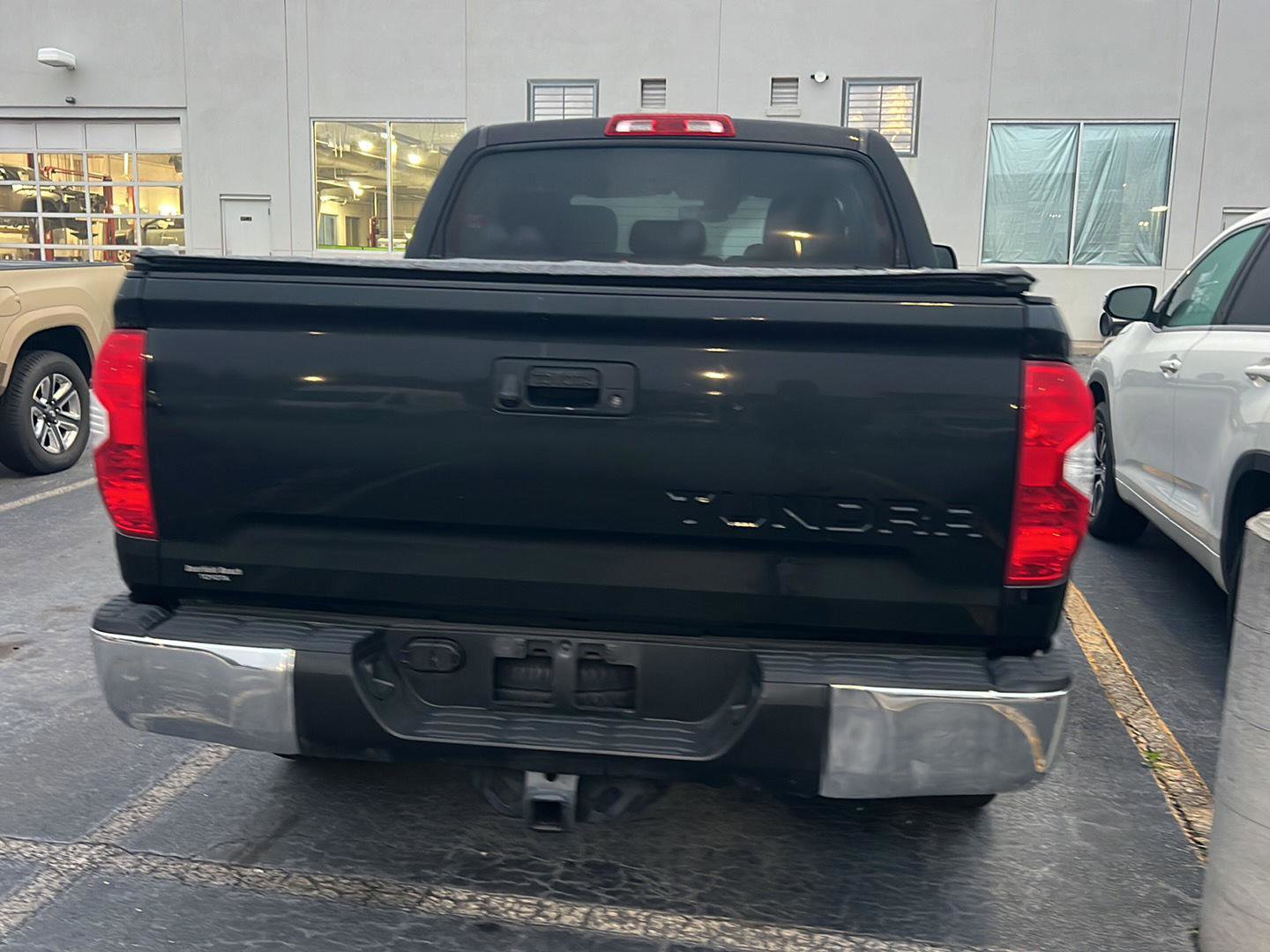 Used 2018 Toyota Tundra SR5 w/ SR5 Upgrade Package image 9