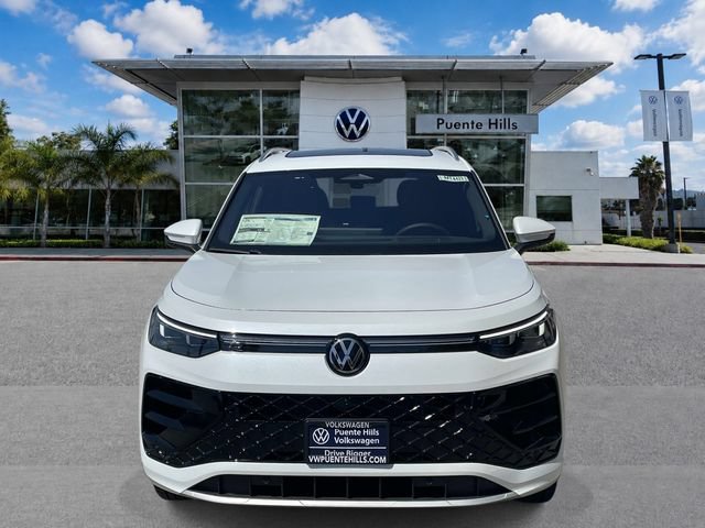 New 2026 Volkswagen Tiguan SEL R-Line AWD/4WD image 2