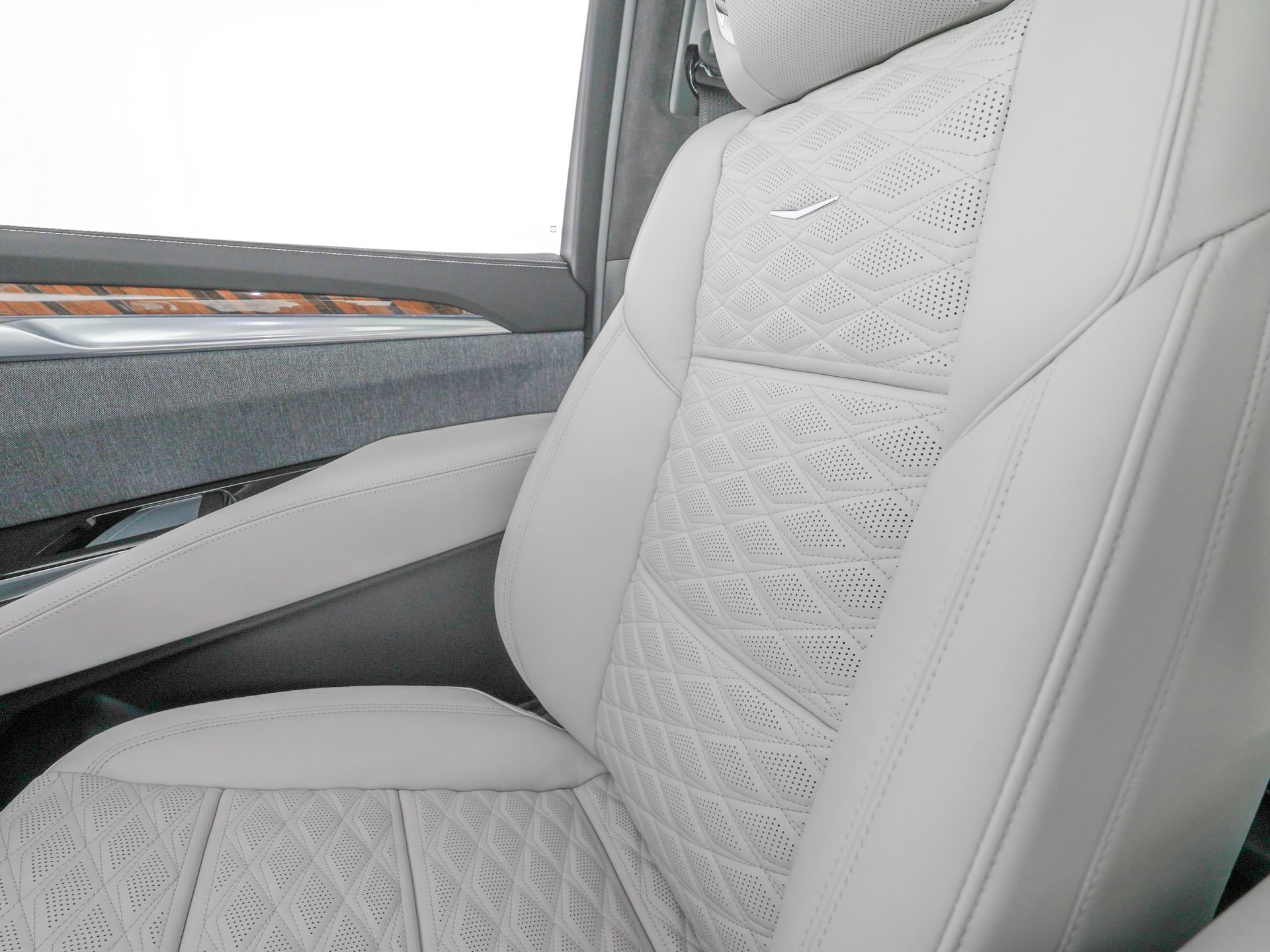 Used 2026 Cadillac Escalade Platinum Sport w/ LPO, Floor Liner Package image 31