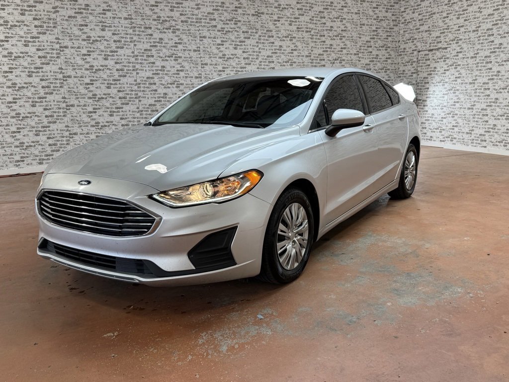 Used 2019 Ford Fusion S image 2