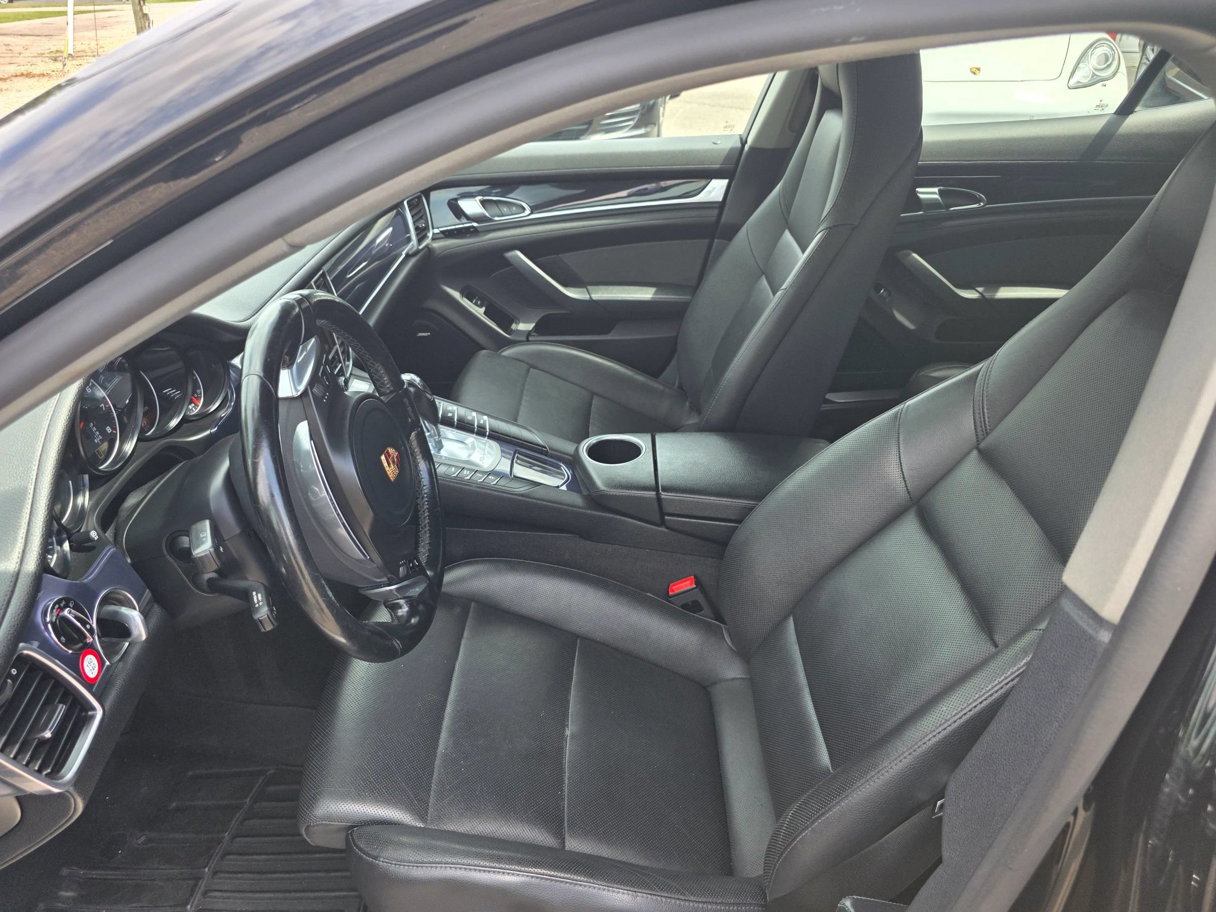 Used 2015 Porsche Panamera 4 AWD/4WD image 2