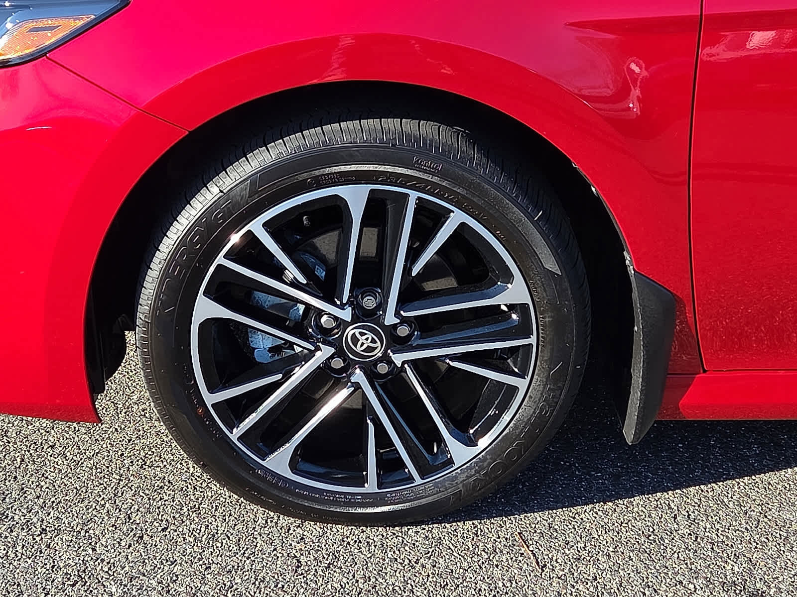 Used 2026 Toyota Camry XLE w/ Premium Package image 9