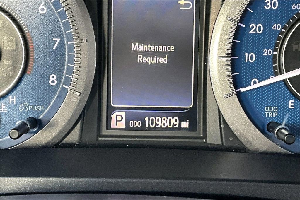 Used 2015 Toyota Sienna XLE w/ XLE Navigation Package image 2