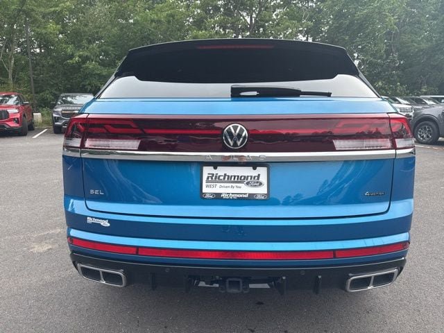 Used 2024 Volkswagen Atlas Cross Sport SEL R-Line AWD/4WD image 4