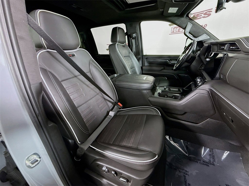 Used 2024 GMC Sierra 2500 AT4X image 35