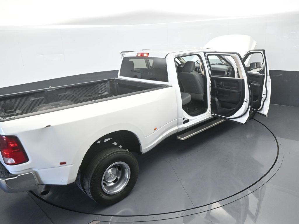 Used 2018 RAM 3500 Tradesman w/ Chrome Appearance Group image 62