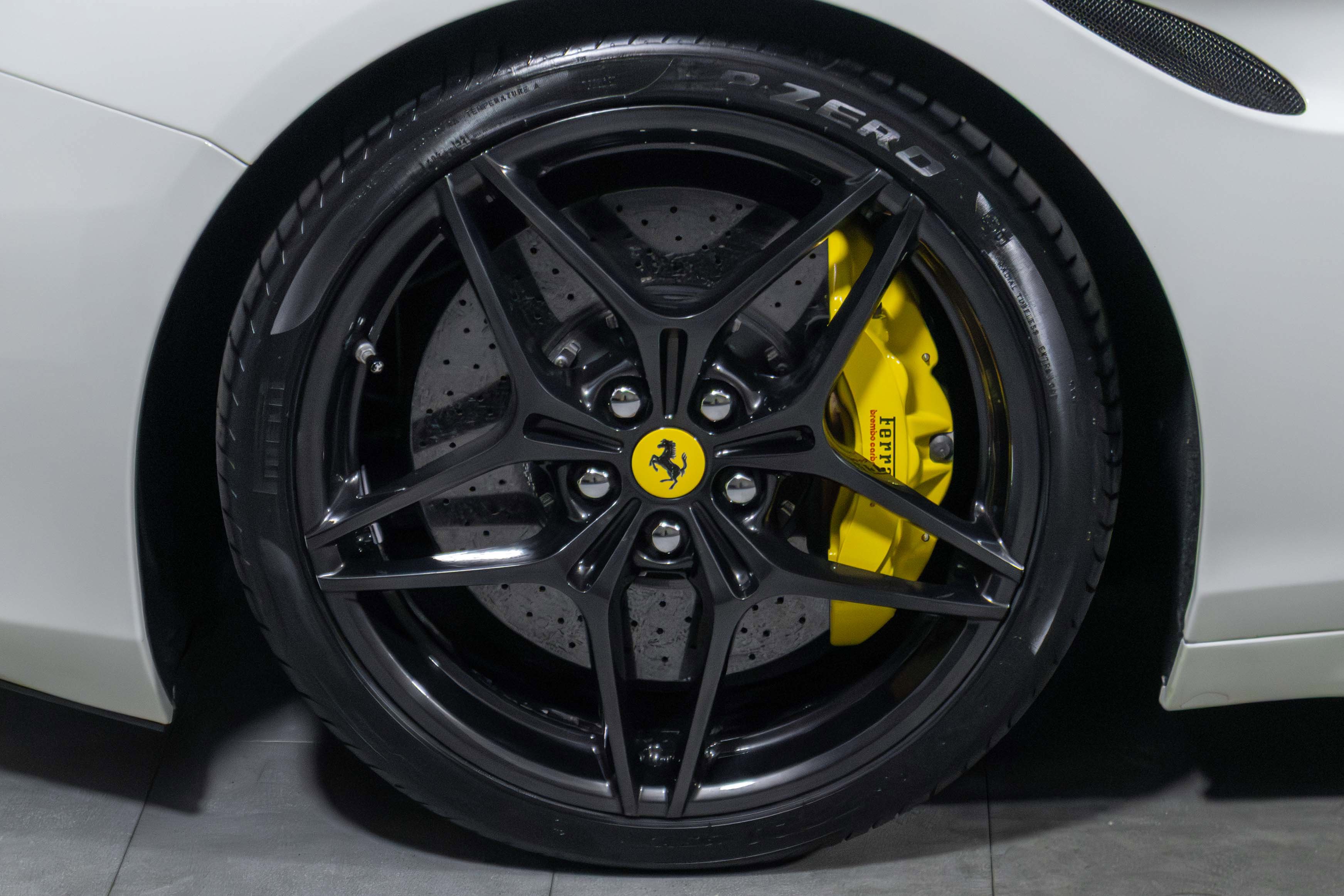 Certified 2016 Ferrari California T image 23