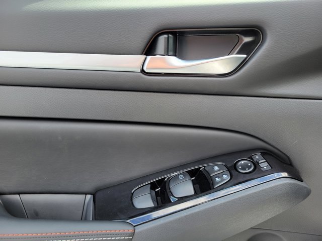 New 2025 Nissan Altima 2.5 SR w/ SR Premium Package image 17