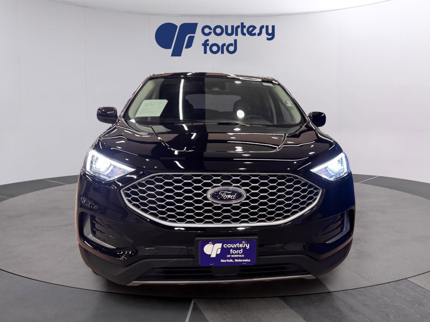 Used 2024 Ford Edge SEL AWD/4WD image 2