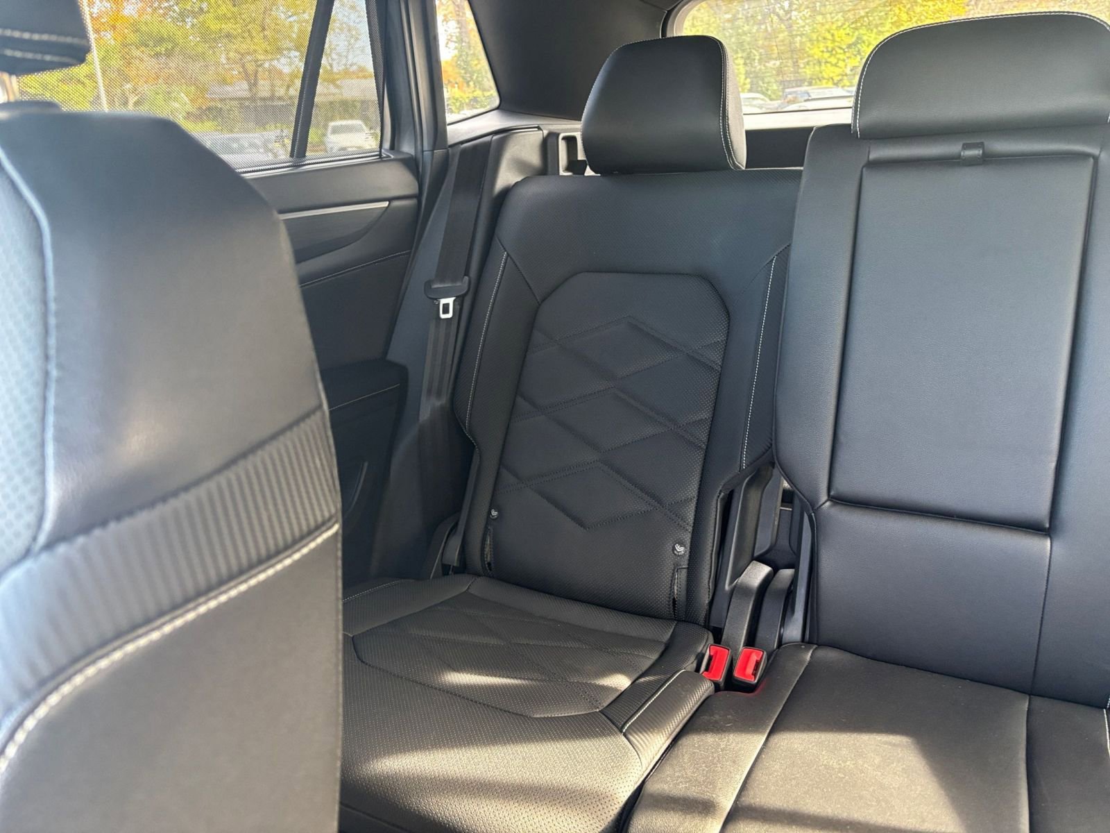 Used 2025 Volkswagen Atlas Cross Sport SE image 37