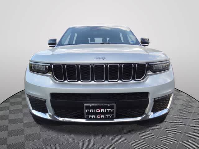 Used 2023 Jeep Grand Cherokee L Limited AWD/4WD image 5