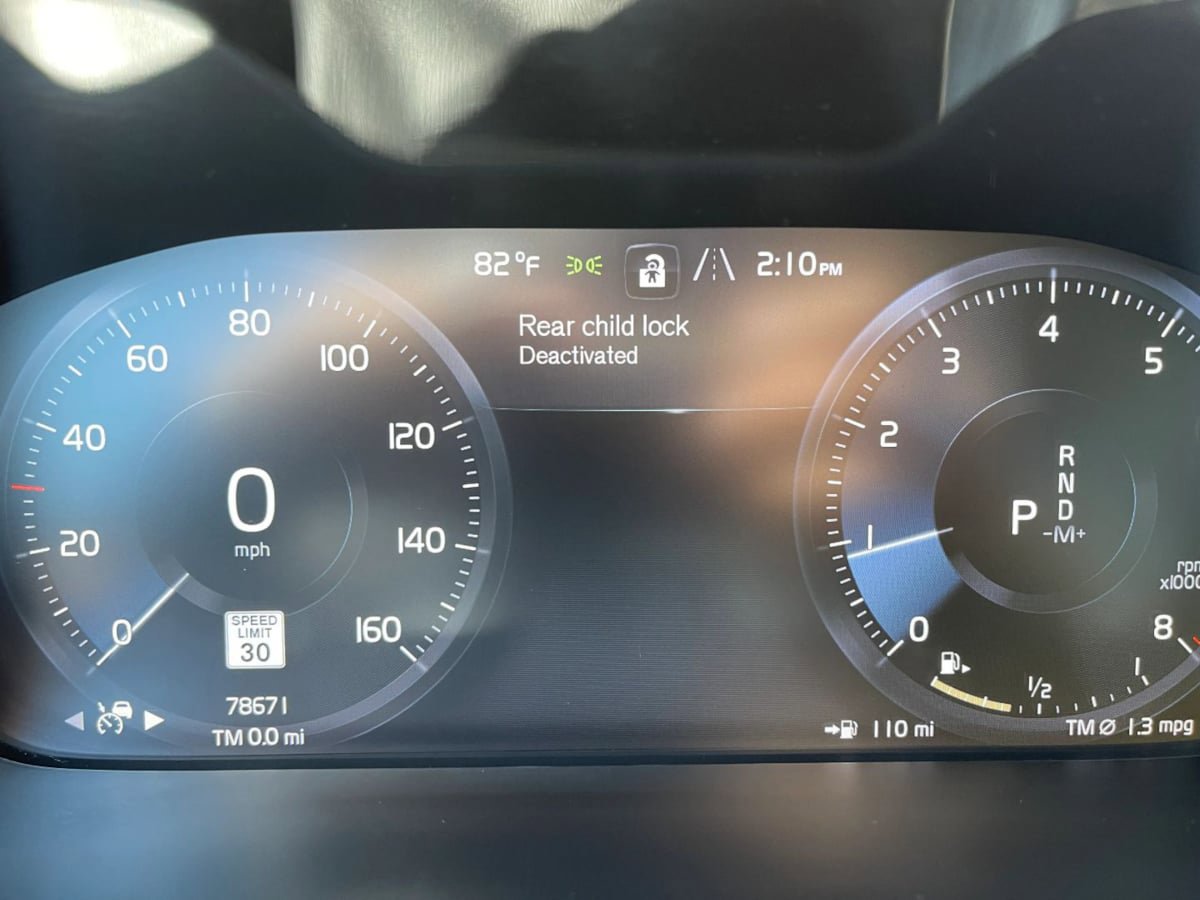 Used 2019 Volvo XC40 T4 Momentum FWD image 29