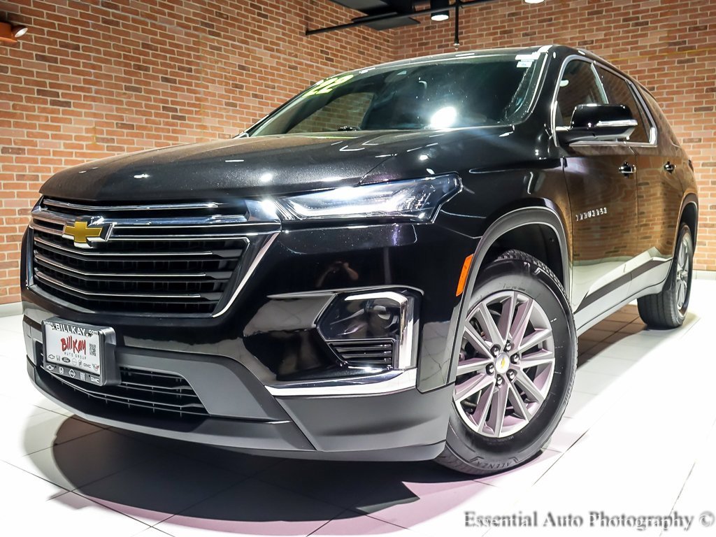Used 2022 Chevrolet Traverse LT image 2