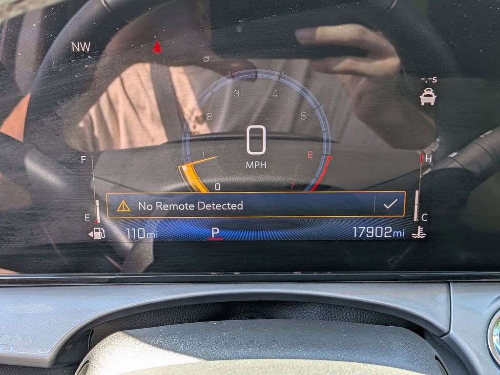 Used 2025 Chevrolet Trax LT w/ Driver Confidence Package FWD image 31