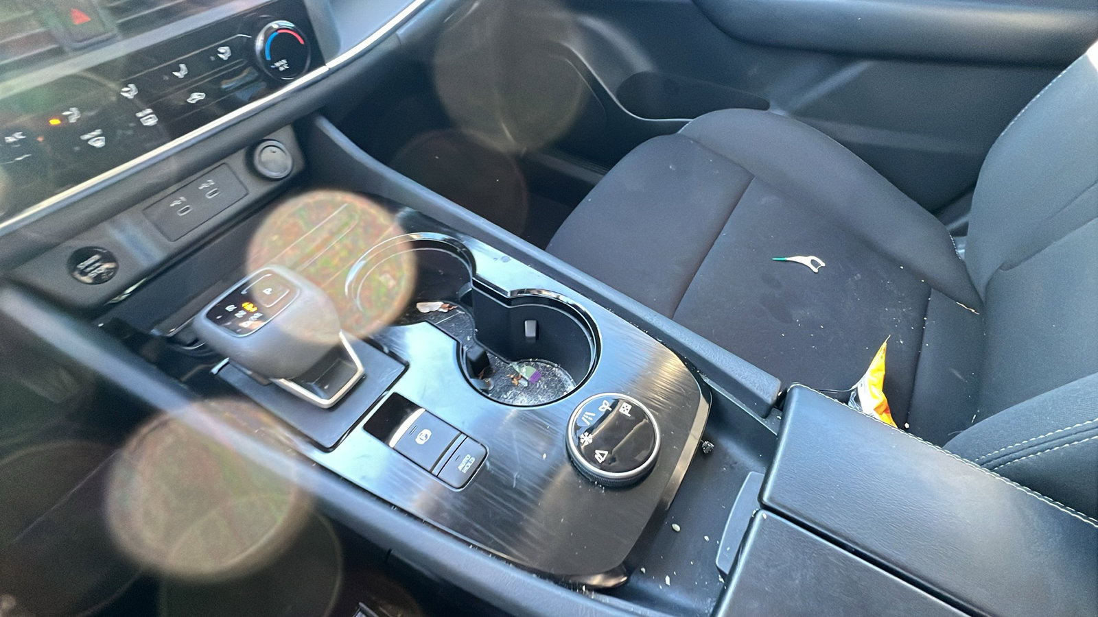 Used 2024 Nissan Rogue S image 28