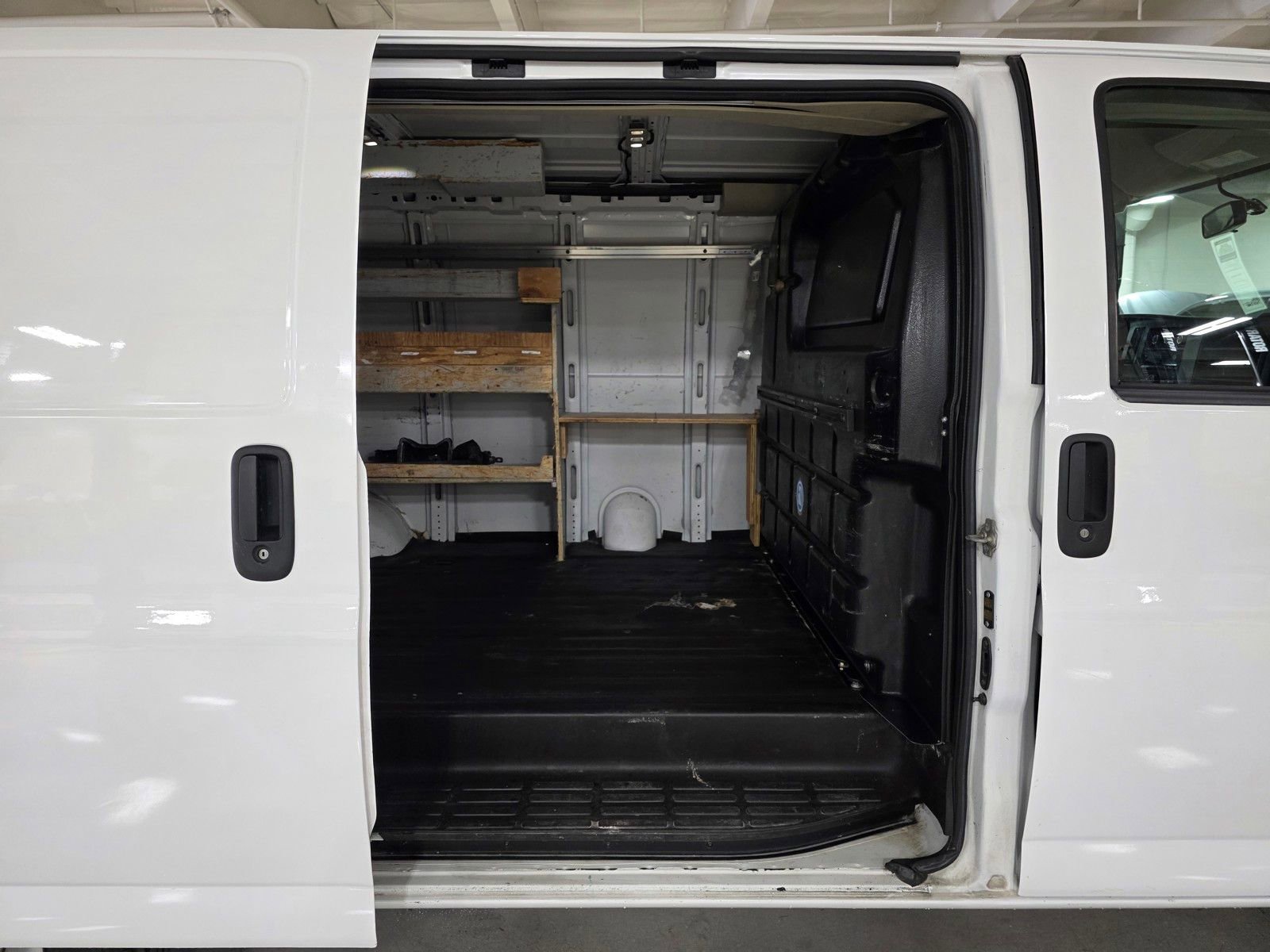 Used 2021 Chevrolet Express 2500 w/ Driver Convenience Package image 19