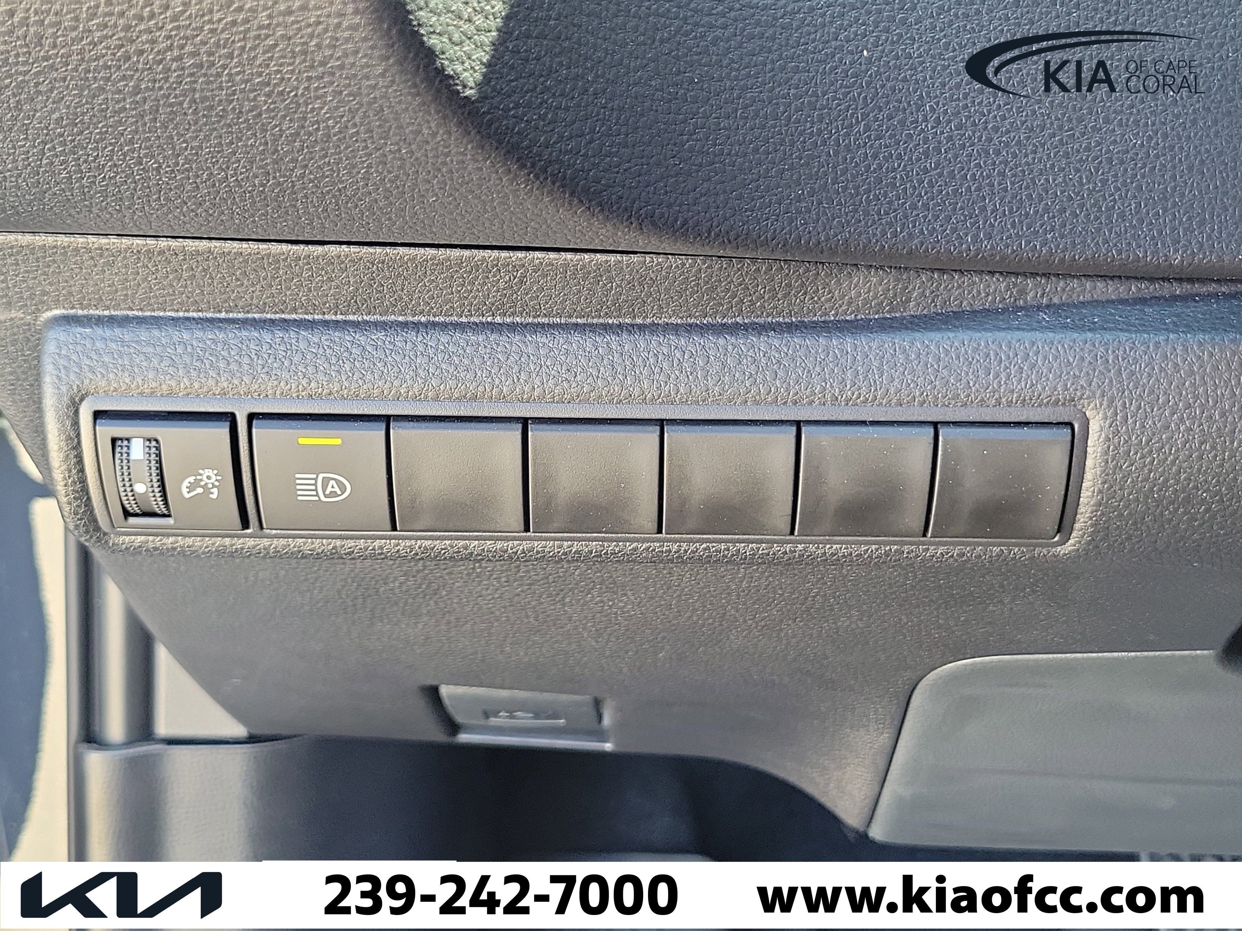 Used 2026 Toyota Corolla SE w/ SE Package FWD image 21