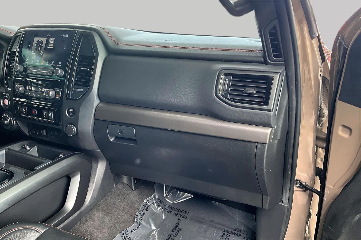 Used 2023 Nissan Titan PRO-4X w/ Pro-4x Convenience Package AWD/4WD image 19