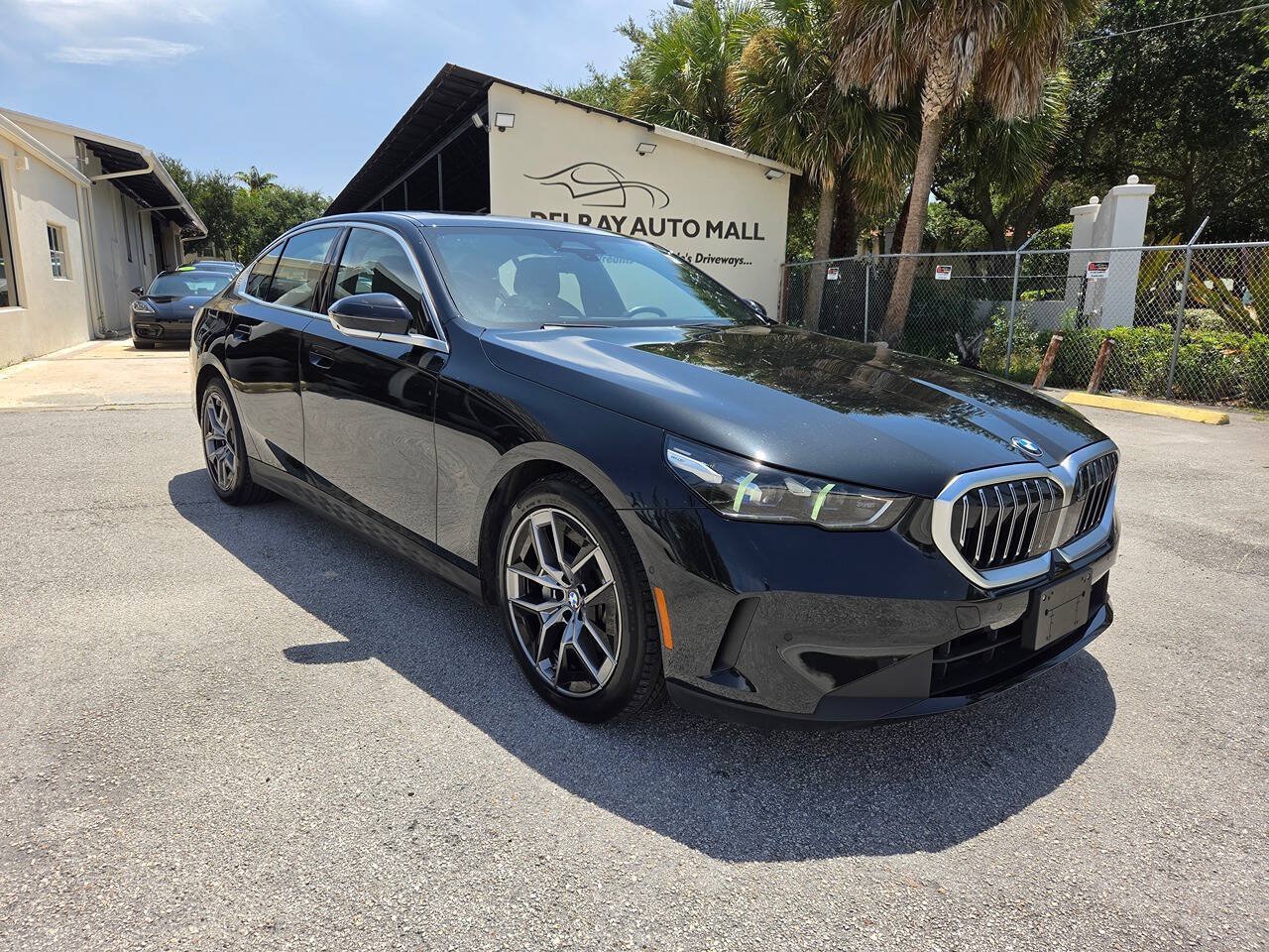 Used 2026 BMW 530i xDrive AWD/4WD image 3