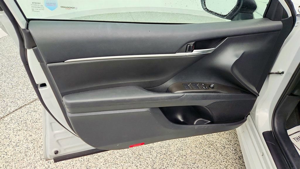 Used 2023 Toyota Camry SE FWD image 10