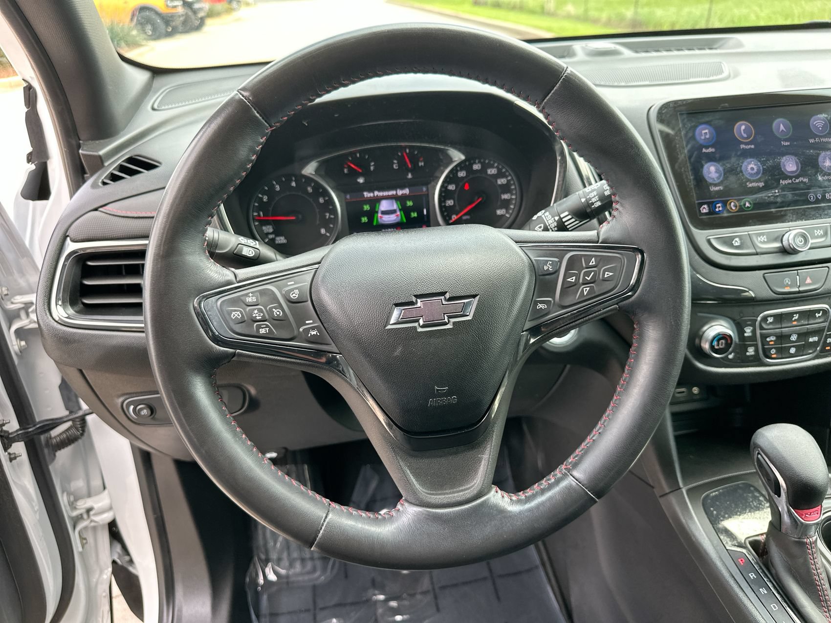 Used 2022 Chevrolet Equinox RS w/ RS Leather Package FWD image 14
